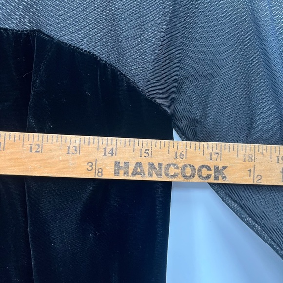 Vintage Union Made USA Black Velvet Mesh Front Long Sleeve Dress Size 14 - Picture 4 of 15